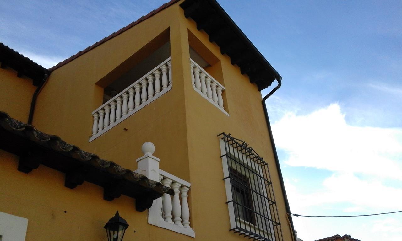 Hostal Rural Cumbres De Castilla Mandayona Exteriér fotografie