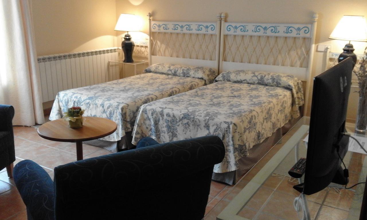 Hostal Rural Cumbres De Castilla Mandayona Exteriér fotografie