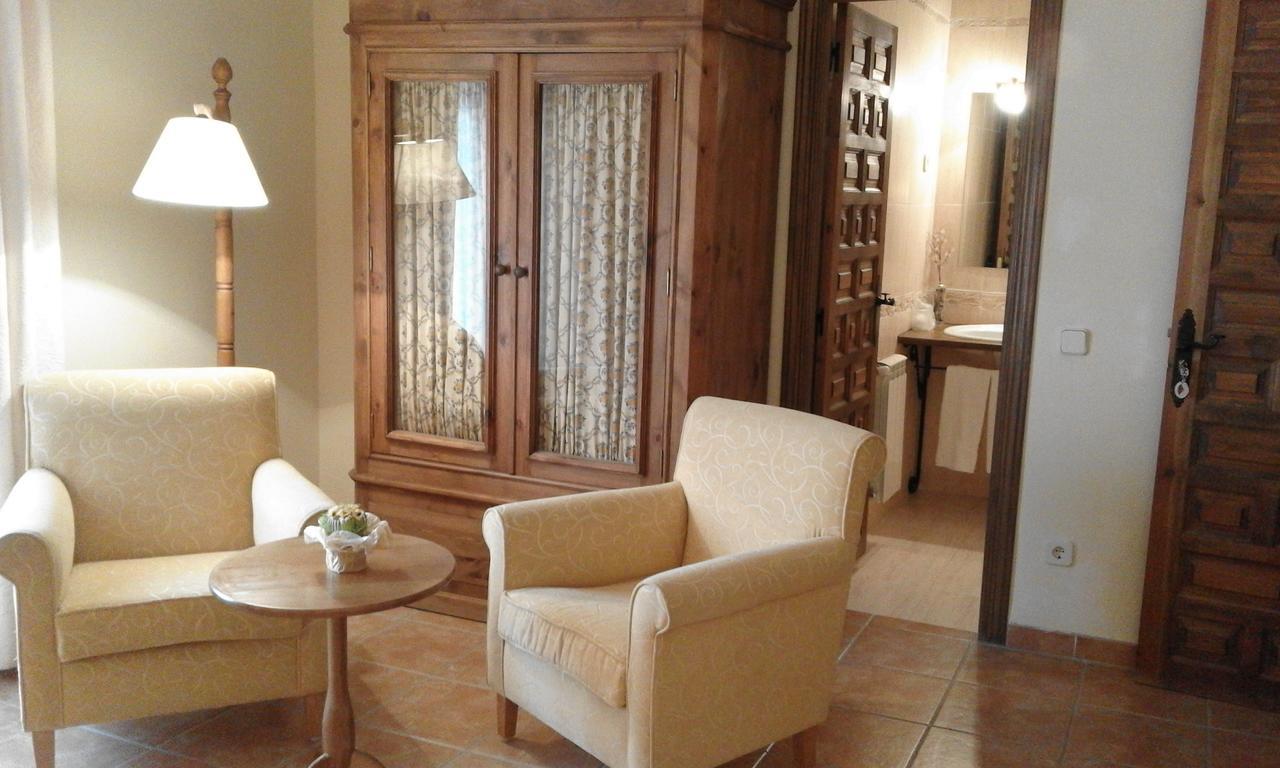 Hostal Rural Cumbres De Castilla Mandayona Exteriér fotografie