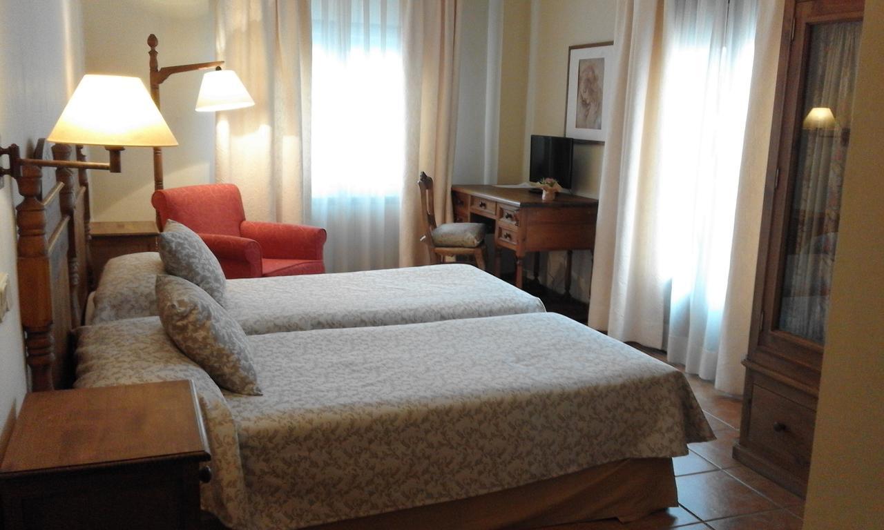 Hostal Rural Cumbres De Castilla Mandayona Exteriér fotografie