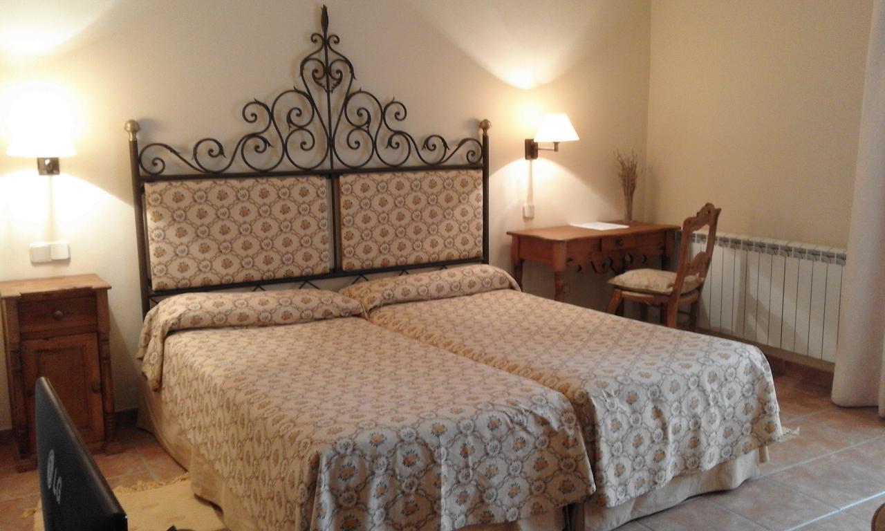 Hostal Rural Cumbres De Castilla Mandayona Exteriér fotografie