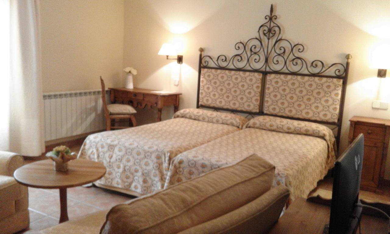 Hostal Rural Cumbres De Castilla Mandayona Exteriér fotografie
