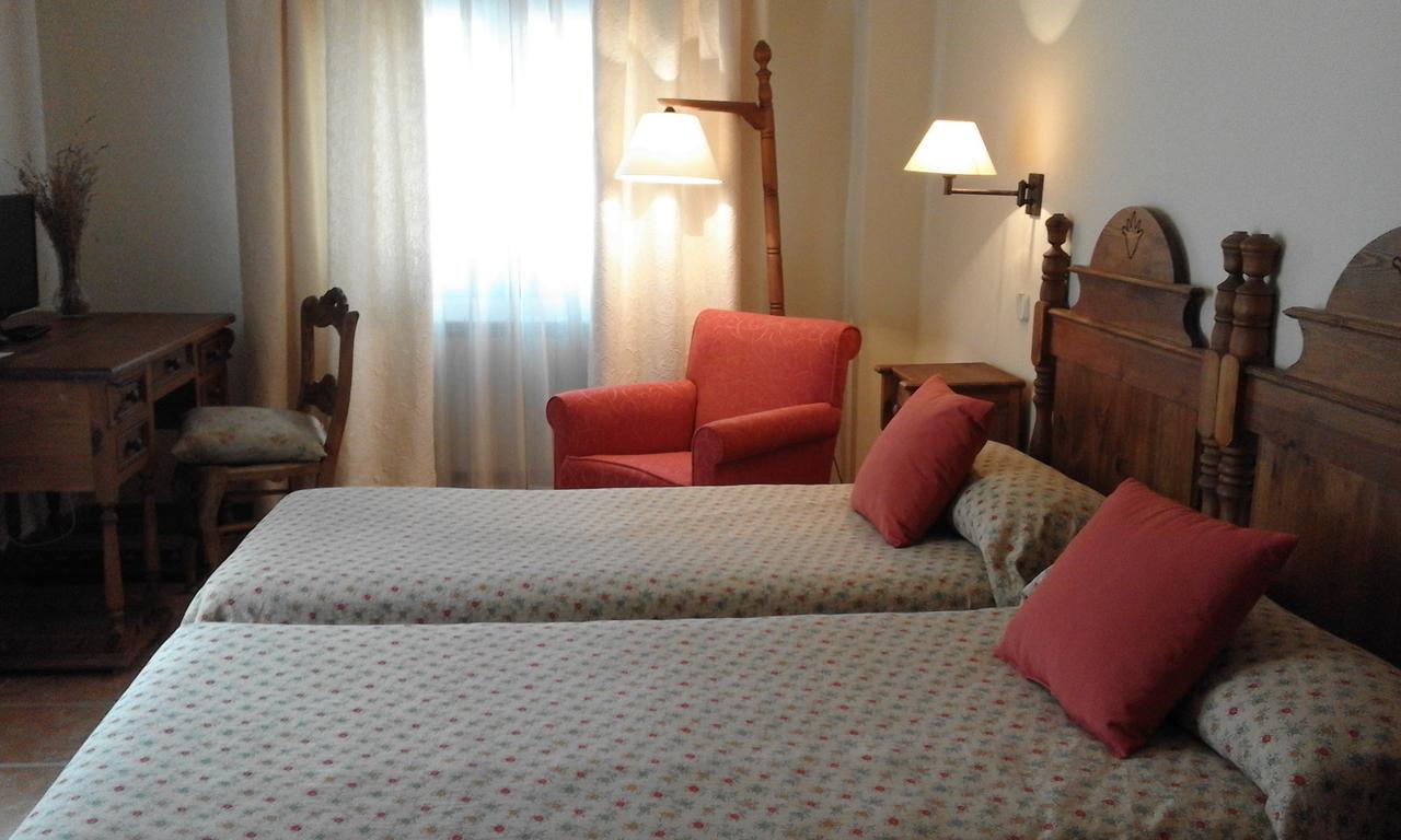Hostal Rural Cumbres De Castilla Mandayona Exteriér fotografie