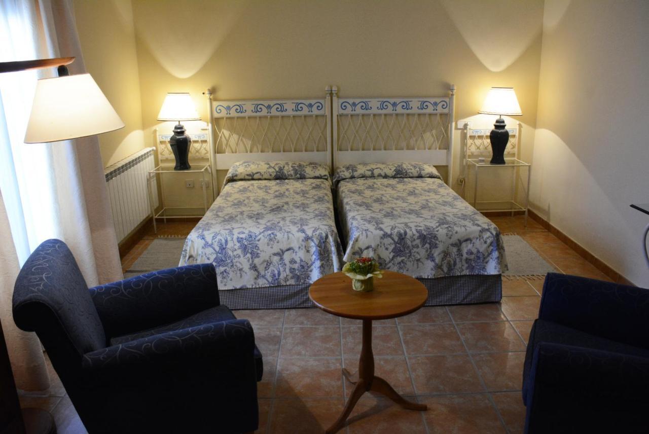 Hostal Rural Cumbres De Castilla Mandayona Exteriér fotografie