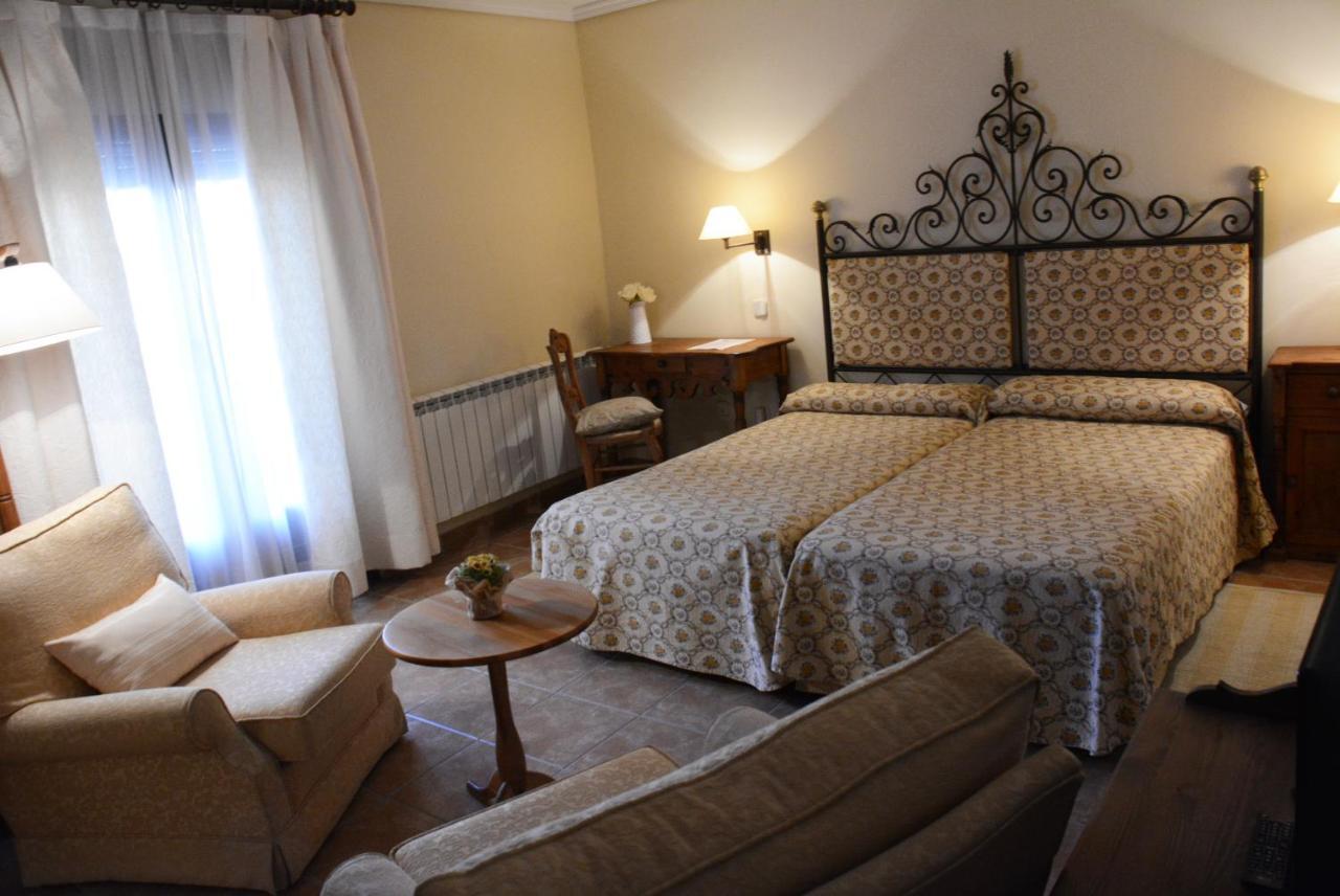 Hostal Rural Cumbres De Castilla Mandayona Exteriér fotografie